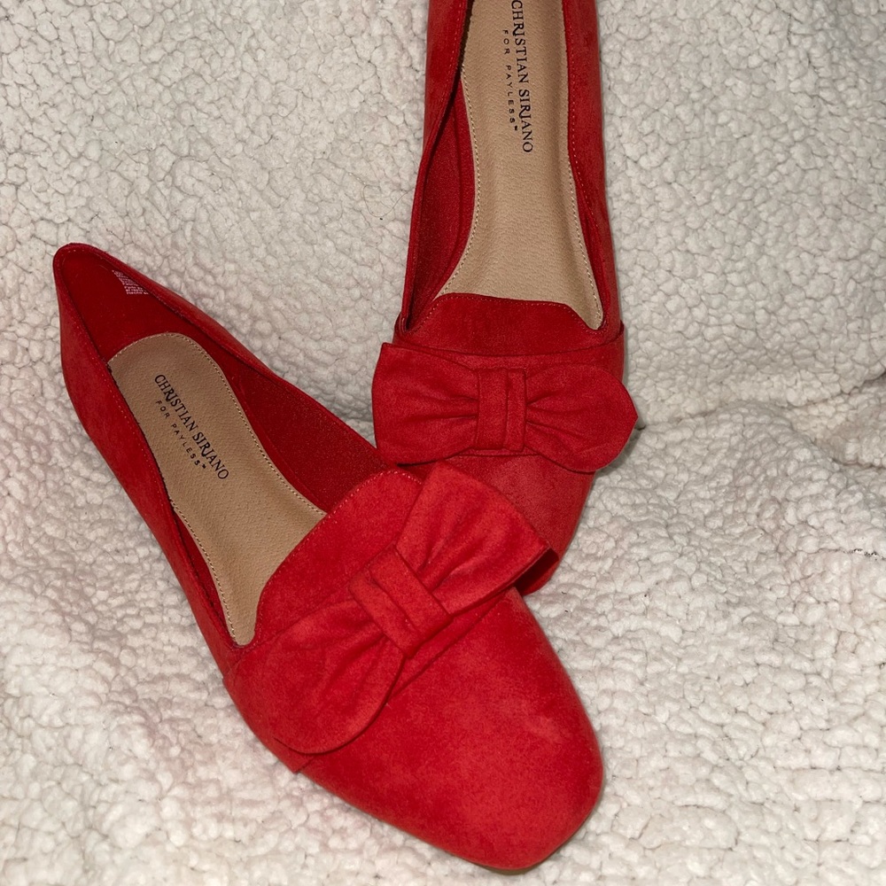 NEW Red suede shoes with bow accent